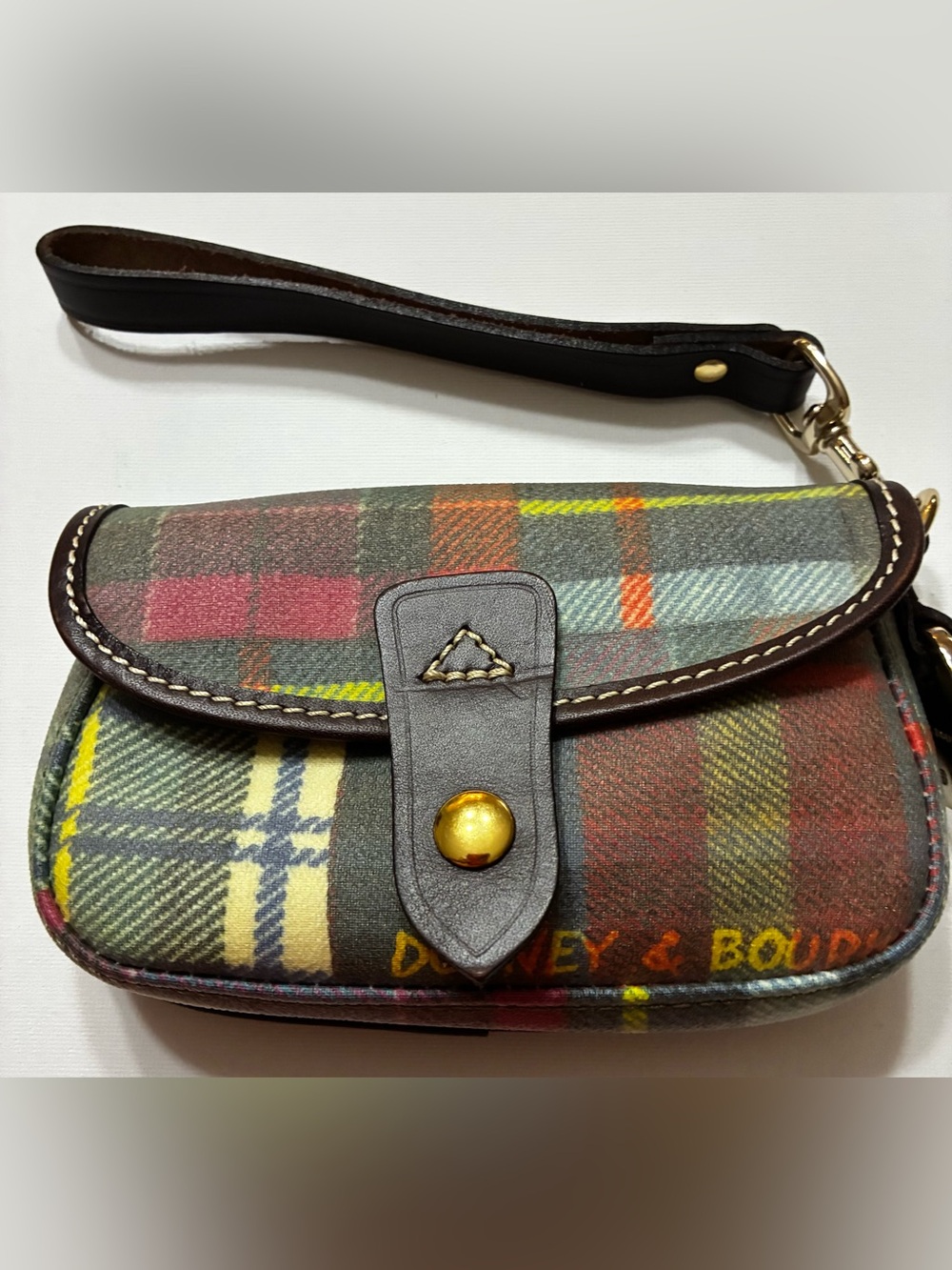 Dooney & Bourke  EUC Multicolor Plaid Crossbody Logo Charm Brown  Leather Strap